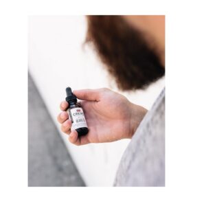 Cremo Revitalizing Beard Oil, Astonishingly Superior, 1 Ounce Bottle, Forest Blend Scent by Cremo - Image 3