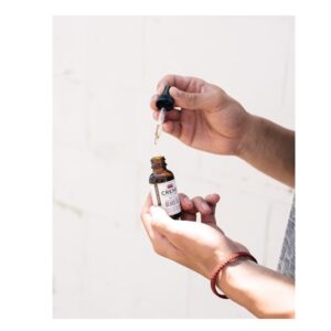 Cremo Revitalizing Beard Oil, Astonishingly Superior, 1 Ounce Bottle, Tea Tree Mint Scent - Image 3