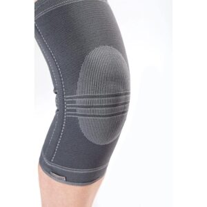 Large : Futuro Active Knit Knee Stabilizer - Image 8